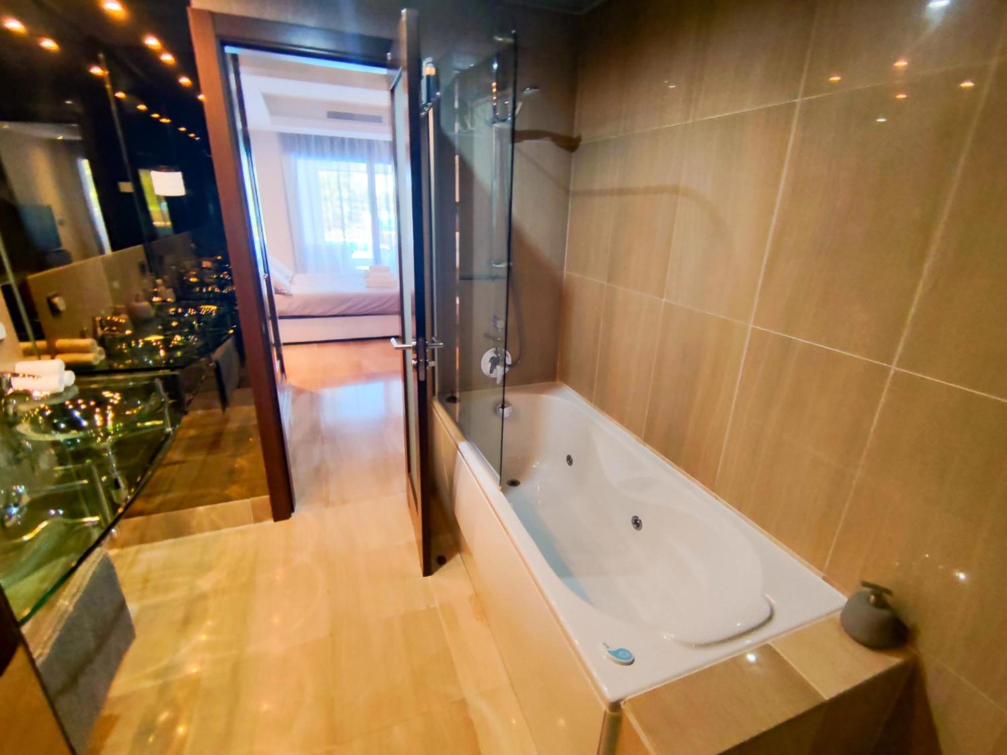 Luxury 2 Bedrooms Private Heated Pool Ehhouse 埃斯特波纳 外观 照片